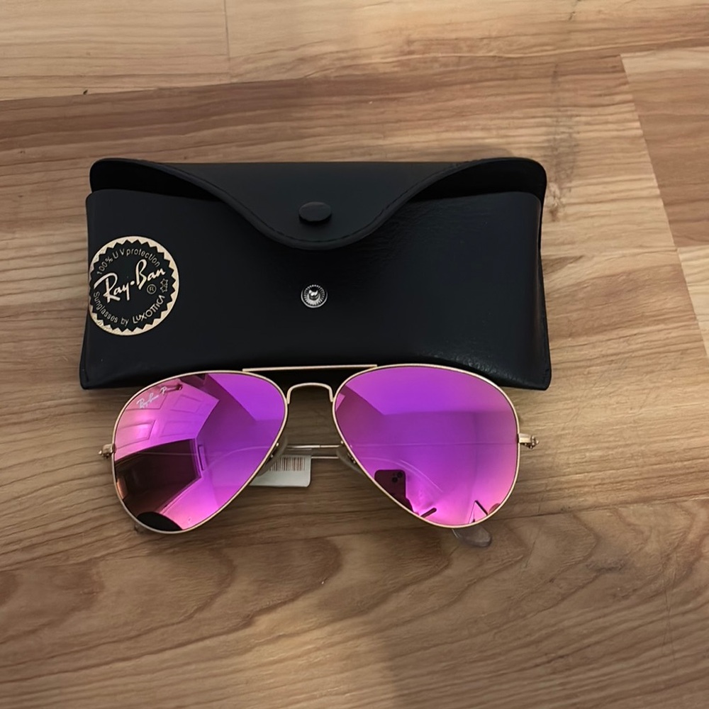 Ray-Ban Aviator Sunglasses with Pink Lenses